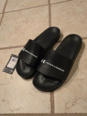 Brand New Under Armour ARMR Slide Men's White/Black Size 9 Shoes